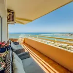 113 - Beachfront With Views, Διαμέρισμα