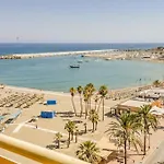 113 - Beachfront With Views, Διαμέρισμα