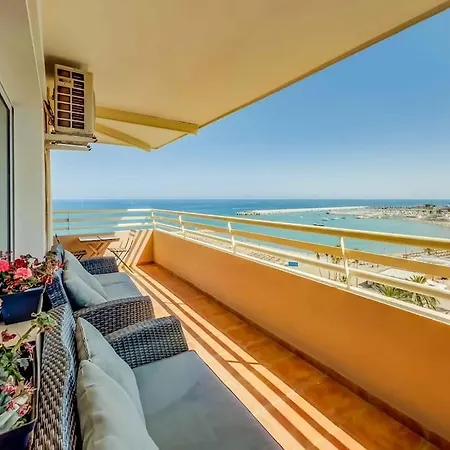 113 - Beachfront With Views, Appartamento