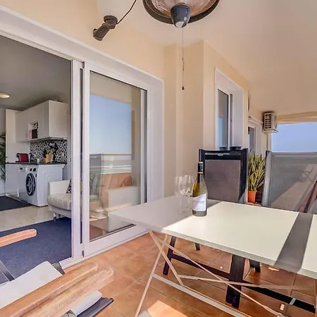 113 - Beachfront With Views, Apartment