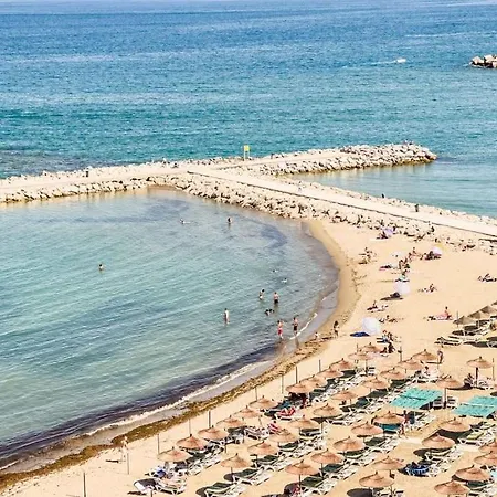 113 - Beachfront With Views, Appartamento